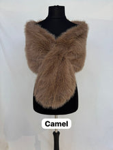 Cargar imagen en el visor de la galería, Estola Mujer Lola Olmos L805