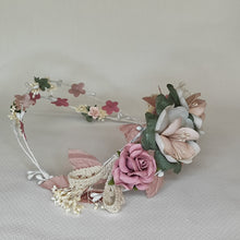 Cargar imagen en el visor de la galería, Corona Flores Lola Olmos AC26/12
