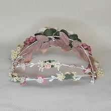 Cargar imagen en el visor de la galería, Corona Flores Lola Olmos AC26/12
