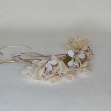 Cargar imagen en el visor de la galería, Tocado Flores Lola Olmos AC26/22
