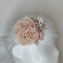 Cargar imagen en el visor de la galería, Tocado Flores Lola Olmos AC26/28
