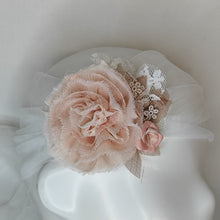 Cargar imagen en el visor de la galería, Tocado Flores Lola Olmos AC26/28
