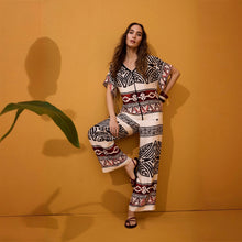 Cargar imagen en el visor de la galería, Conjunto Pantalón Lola Olmos MT26/26
